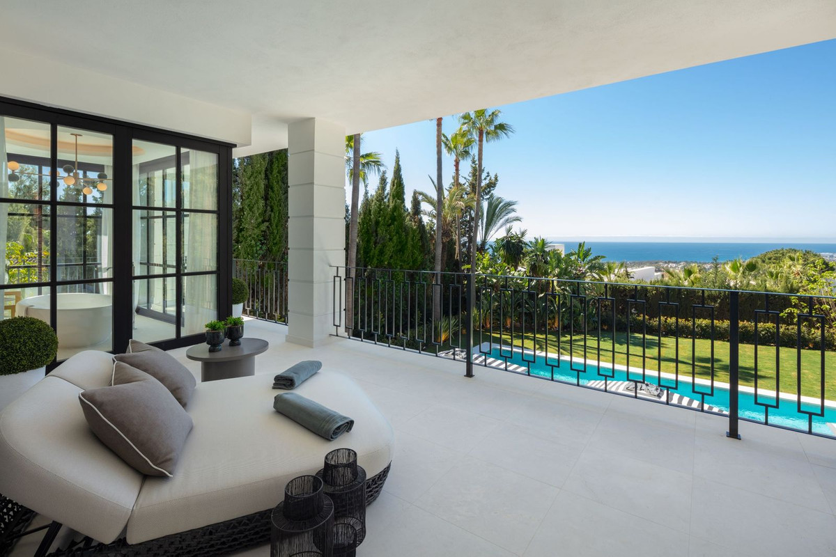 luxo-estate-16 Sierra Blanca Marbella villa 6 Bedrooms