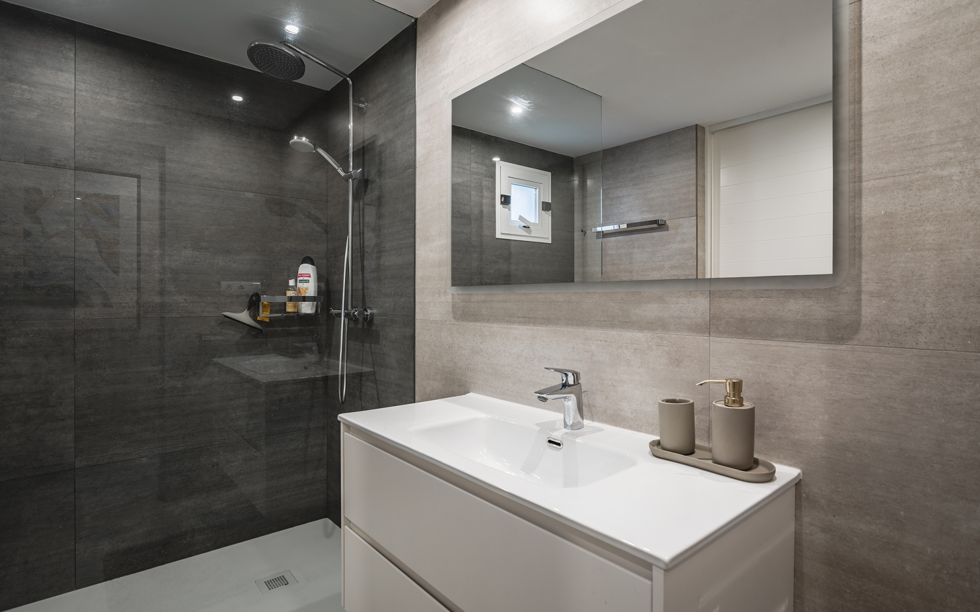 luxo-estate-16 Marbella Golden Mile Marbella apartment 3 Bedrooms