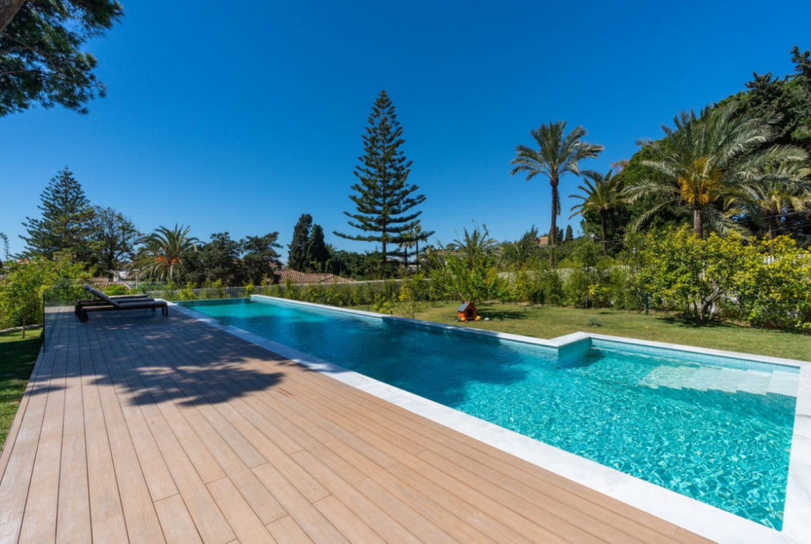 Marbesa Marbella villa 6 Bedrooms