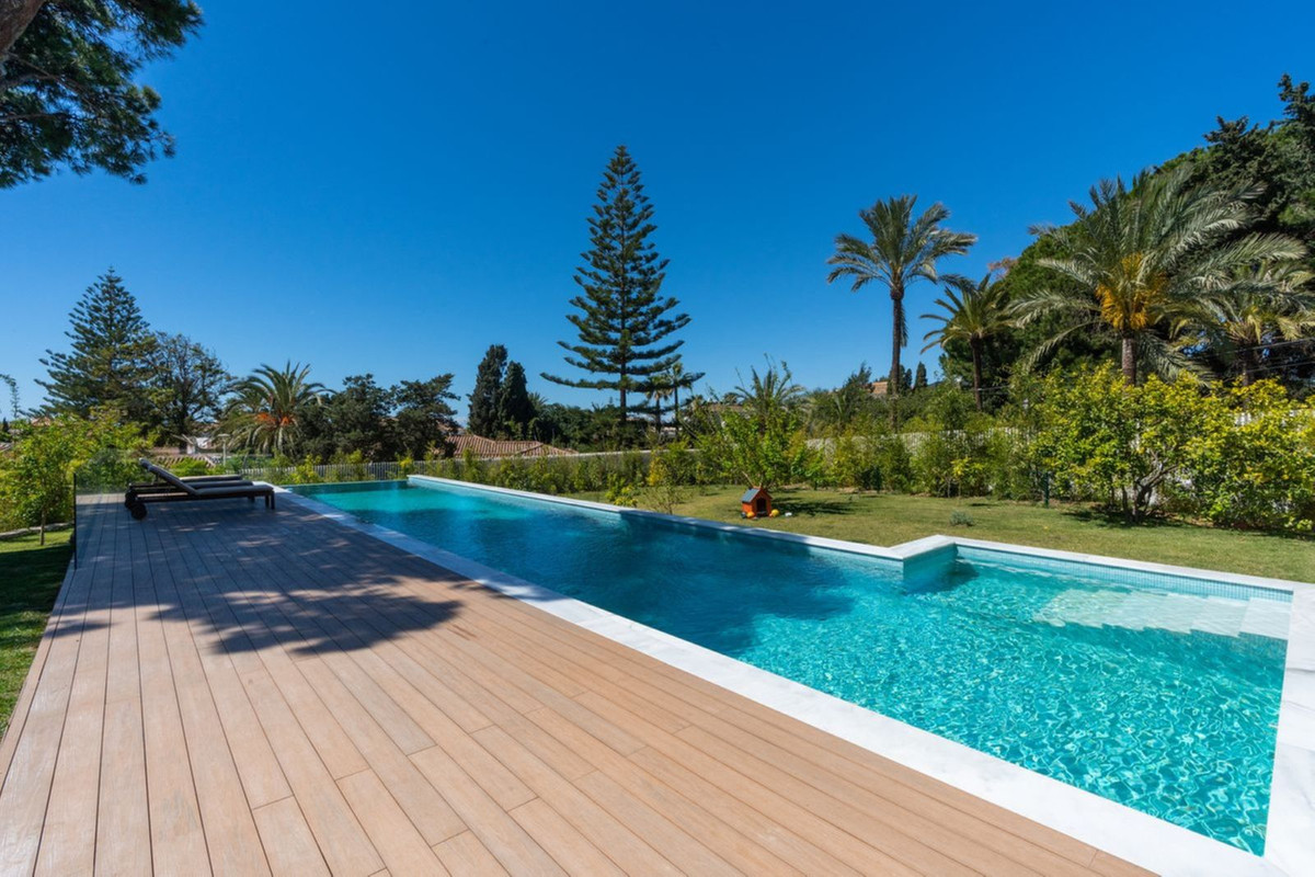 Marbesa Marbella villa 6 Bedrooms
