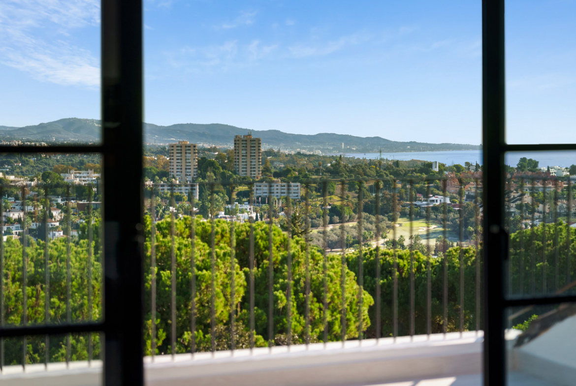 Nueva Andalucia Marbella villa 6 Bedrooms