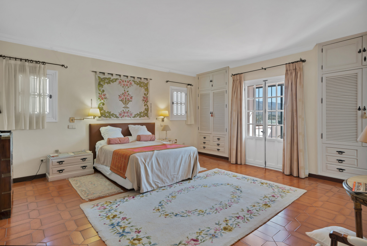 Nueva Andalucia Marbella villa 6 Bedrooms