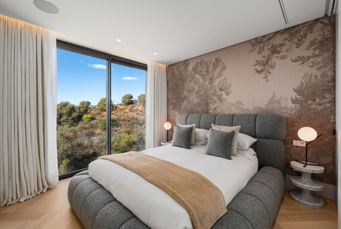 Luxury Villa for Sale in Marbella Hill Club | Golden Mile