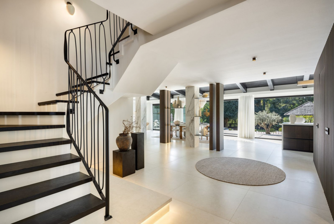 Nueva Andalucia Marbella villa 5 Bedrooms