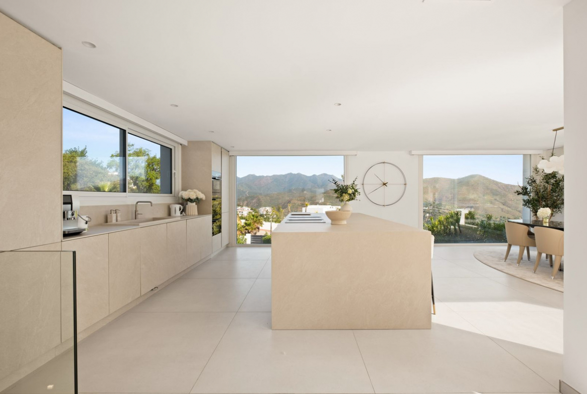La Mairena Marbella villa 4 Bedrooms