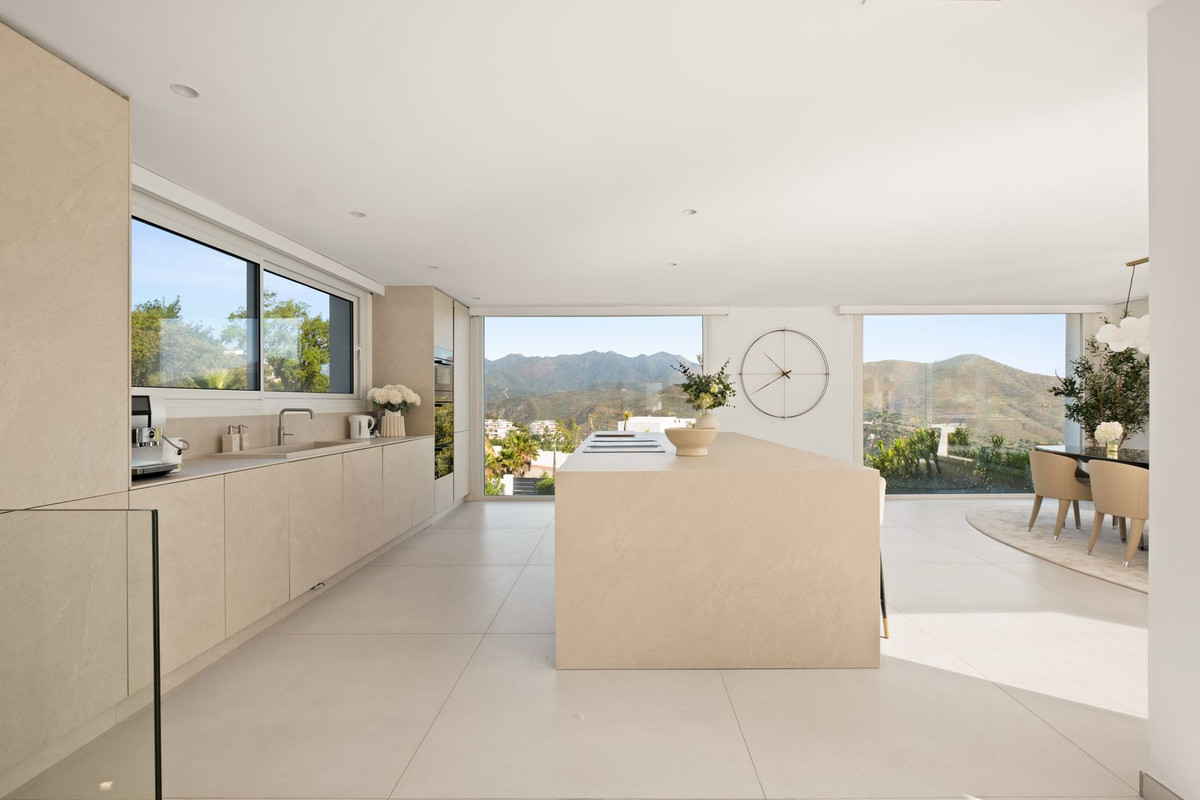 La Mairena Marbella villa 4 Bedrooms