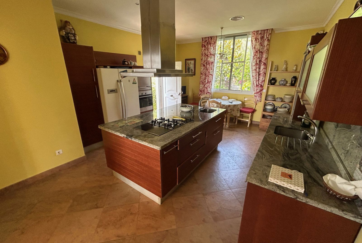 Estepona villa 7 Bedrooms