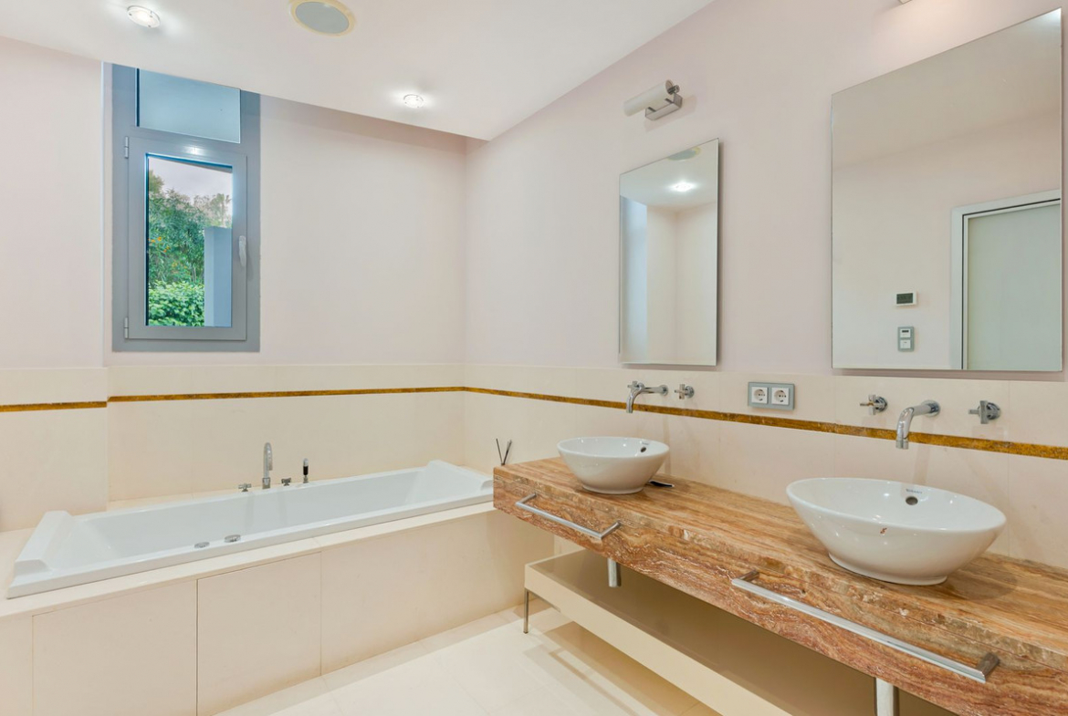 Sierra Blanca Marbella townhouse 4 Bedrooms