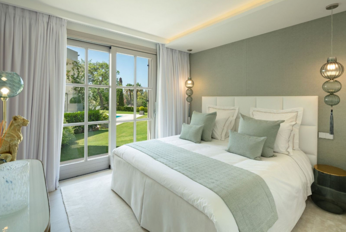 Nueva Andalucia Marbella villa 6 Bedrooms