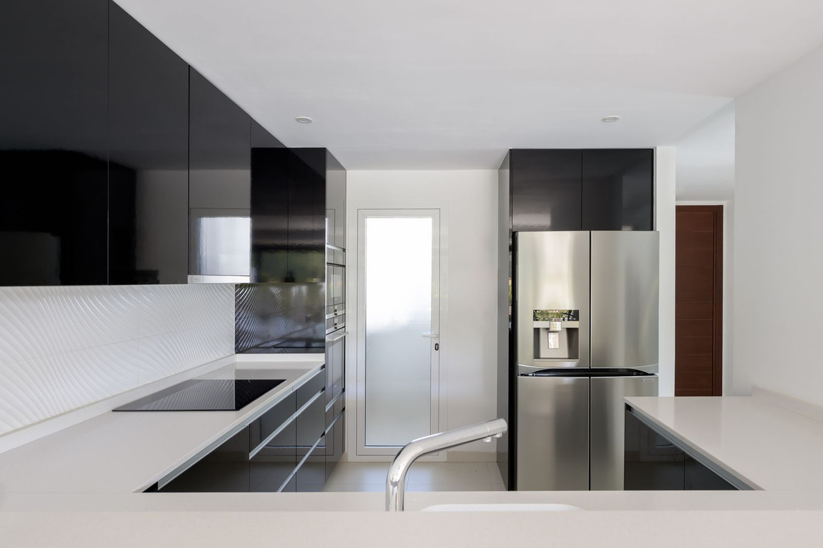 luxo-estate-16 Marbella Golden Mile Marbella townhouse 3 Bedrooms