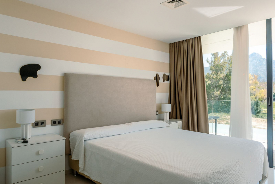 Nueva Andalucia Marbella villa 5 Bedrooms