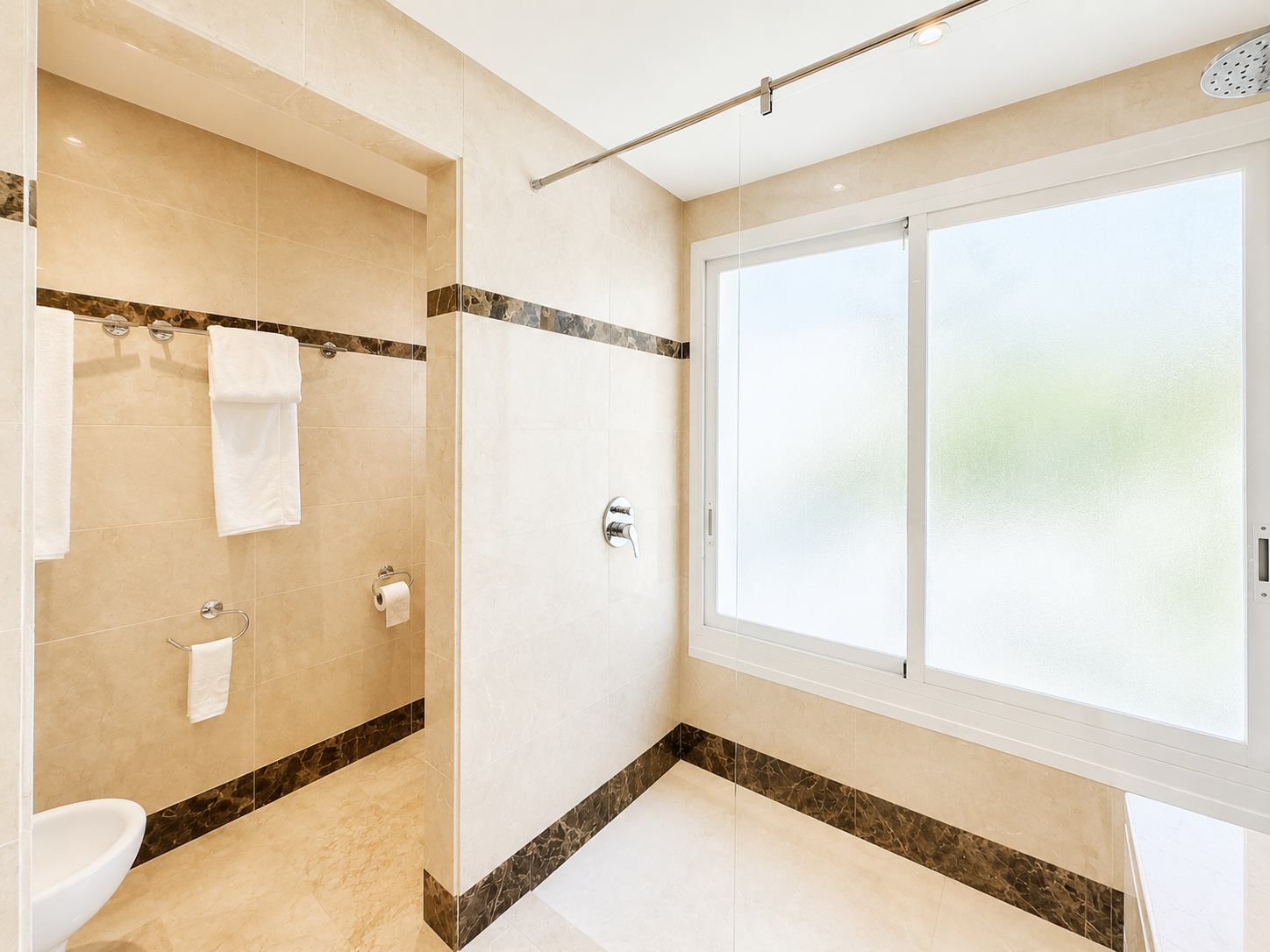 luxo-estate-16 Puerto Banus Marbella penthouse 3 Bedrooms