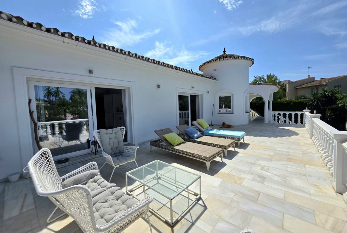 Elviria Marbella villa 5 Bedrooms