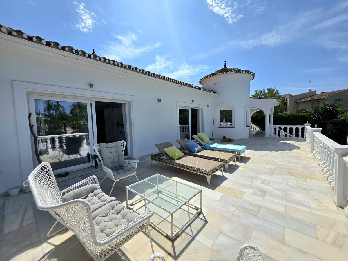 Elviria Marbella villa 5 Bedrooms