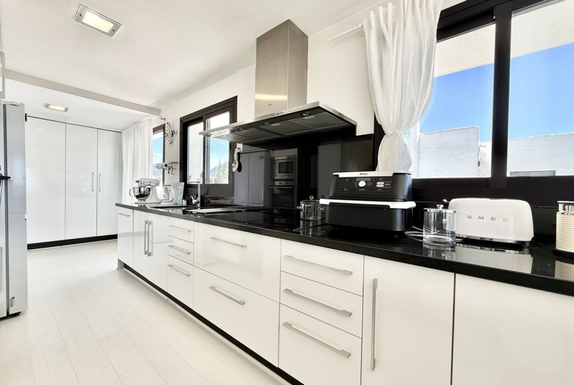 Marbella Golden Mile Marbella penthouse 3 Bedrooms