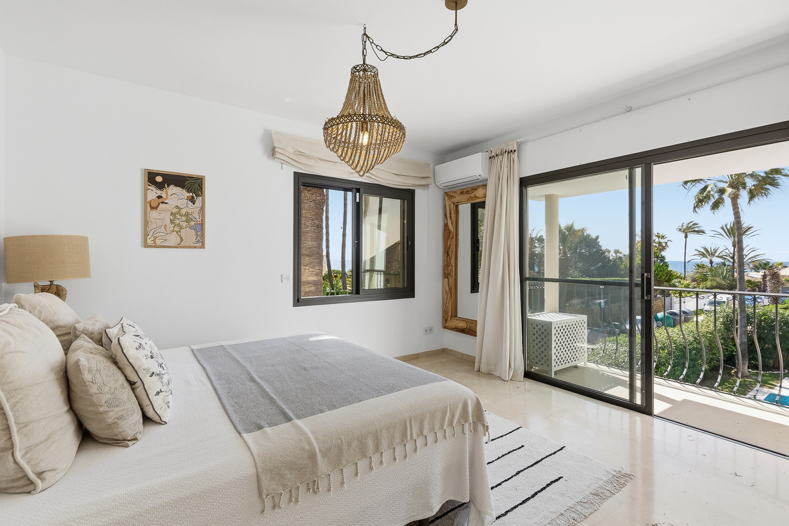 luxo-estate-16 Las Chapas Marbella villa 6 Bedrooms