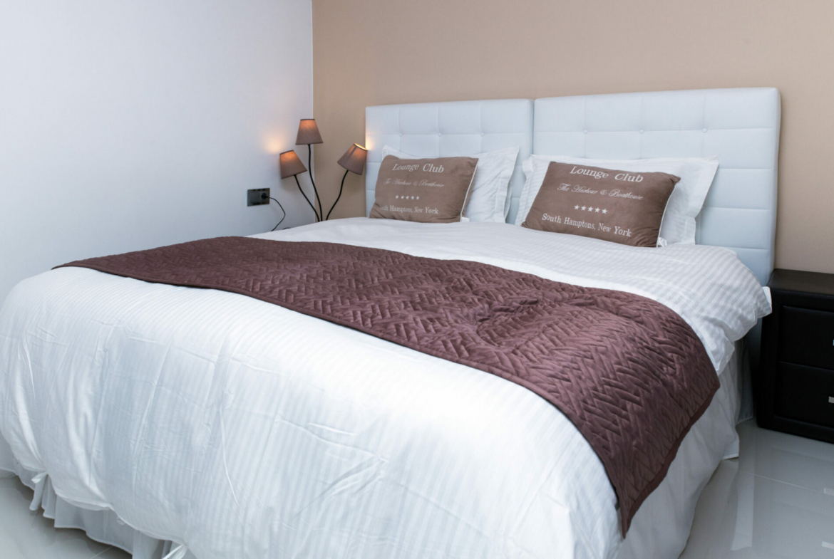 Elviria Marbella villa 8 Bedrooms