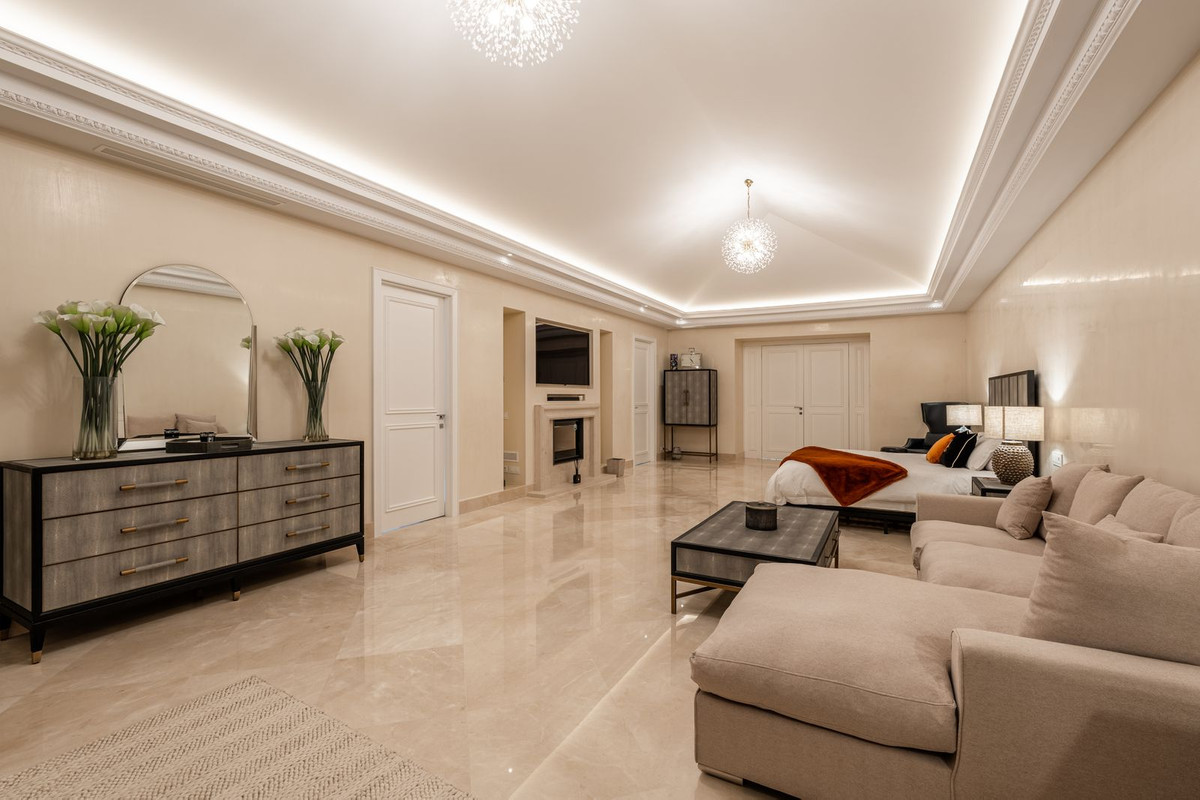 luxo-estate-16 Marbella Golden Mile Marbella villa 8 Bedrooms