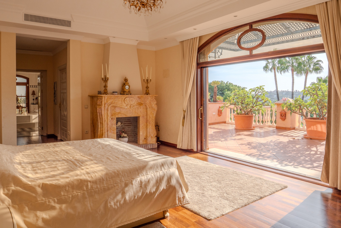 Nueva Andalucia Marbella villa 6 Bedrooms