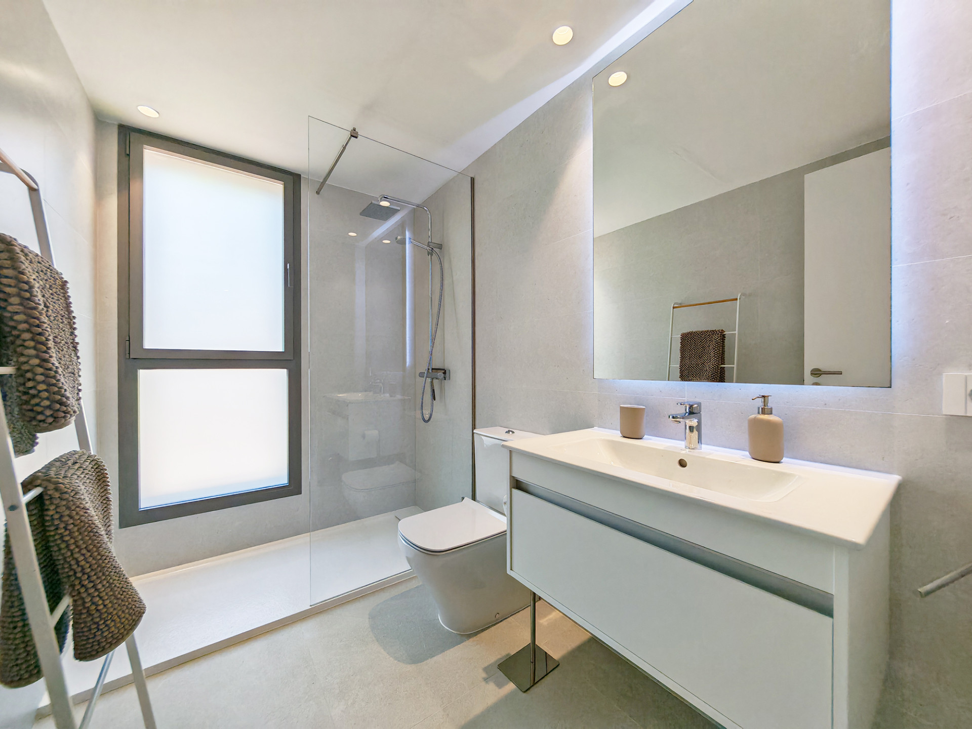 luxo-estate-16 Estepona apartment 3 Bedrooms