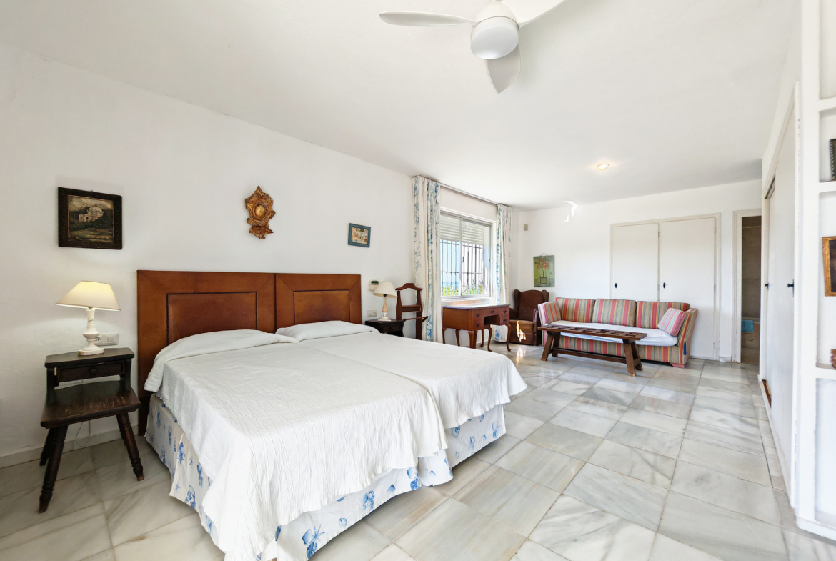 Guadalmina Baja San Pedro Alcantara villa 4 Bedrooms