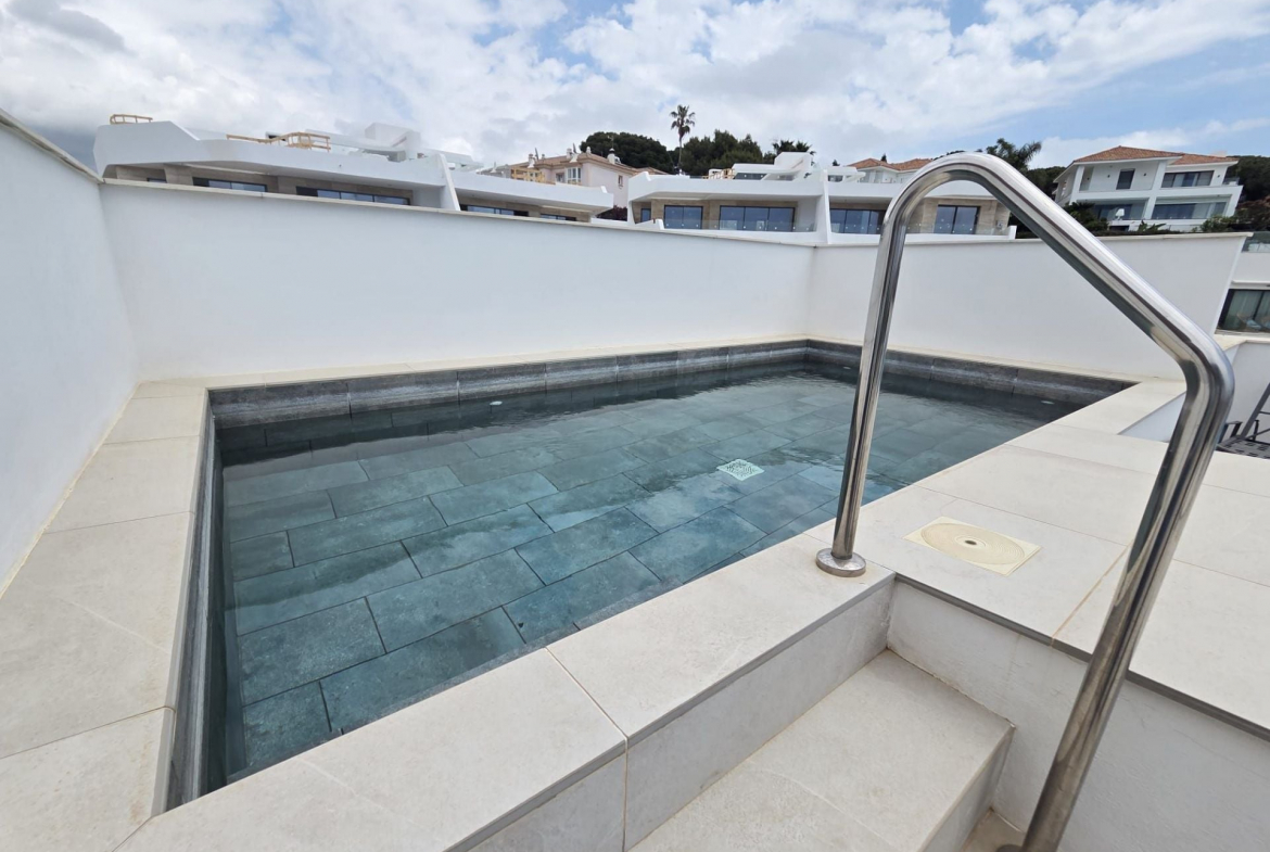 Cabopino Marbella penthouse 4 Bedrooms