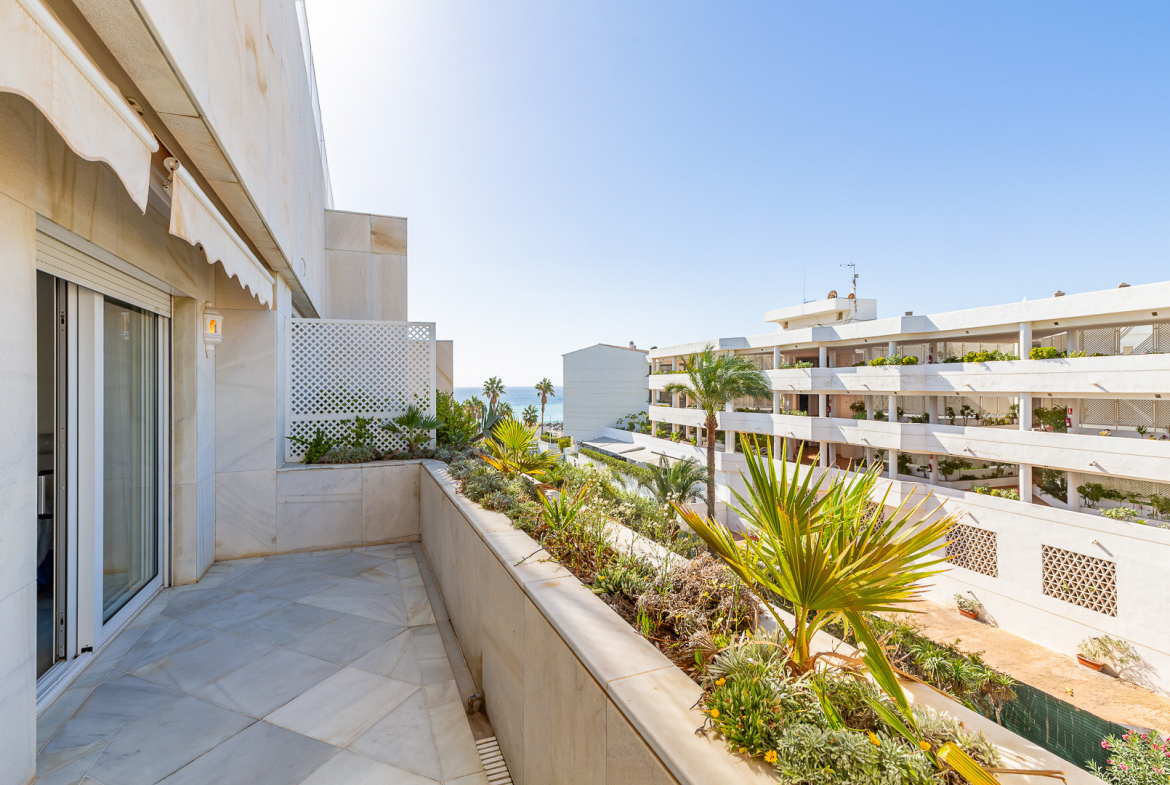 Puerto Banus Marbella penthouse 3 Bedrooms