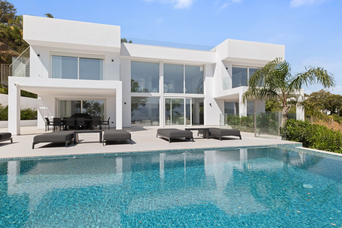 La Mairena Marbella villa 4 Bedrooms