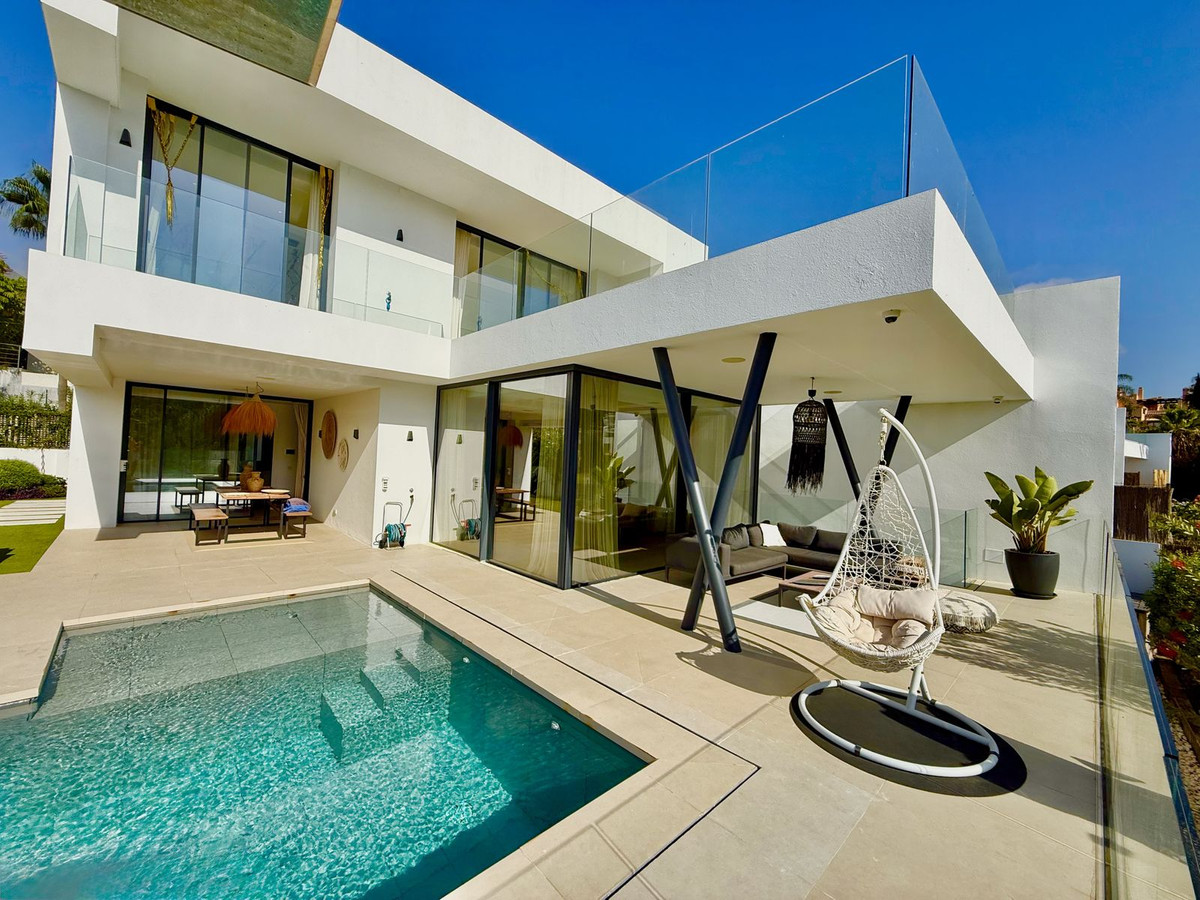 Estepona villa 4 Bedrooms