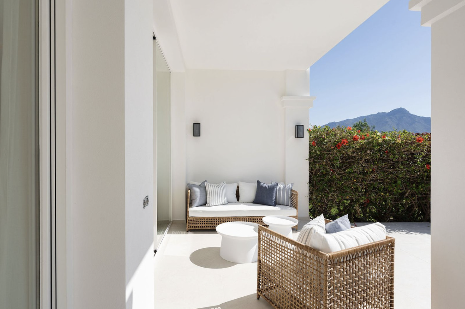 luxo-estate-18 La Quinta Benahavis townhouse 4 Bedrooms