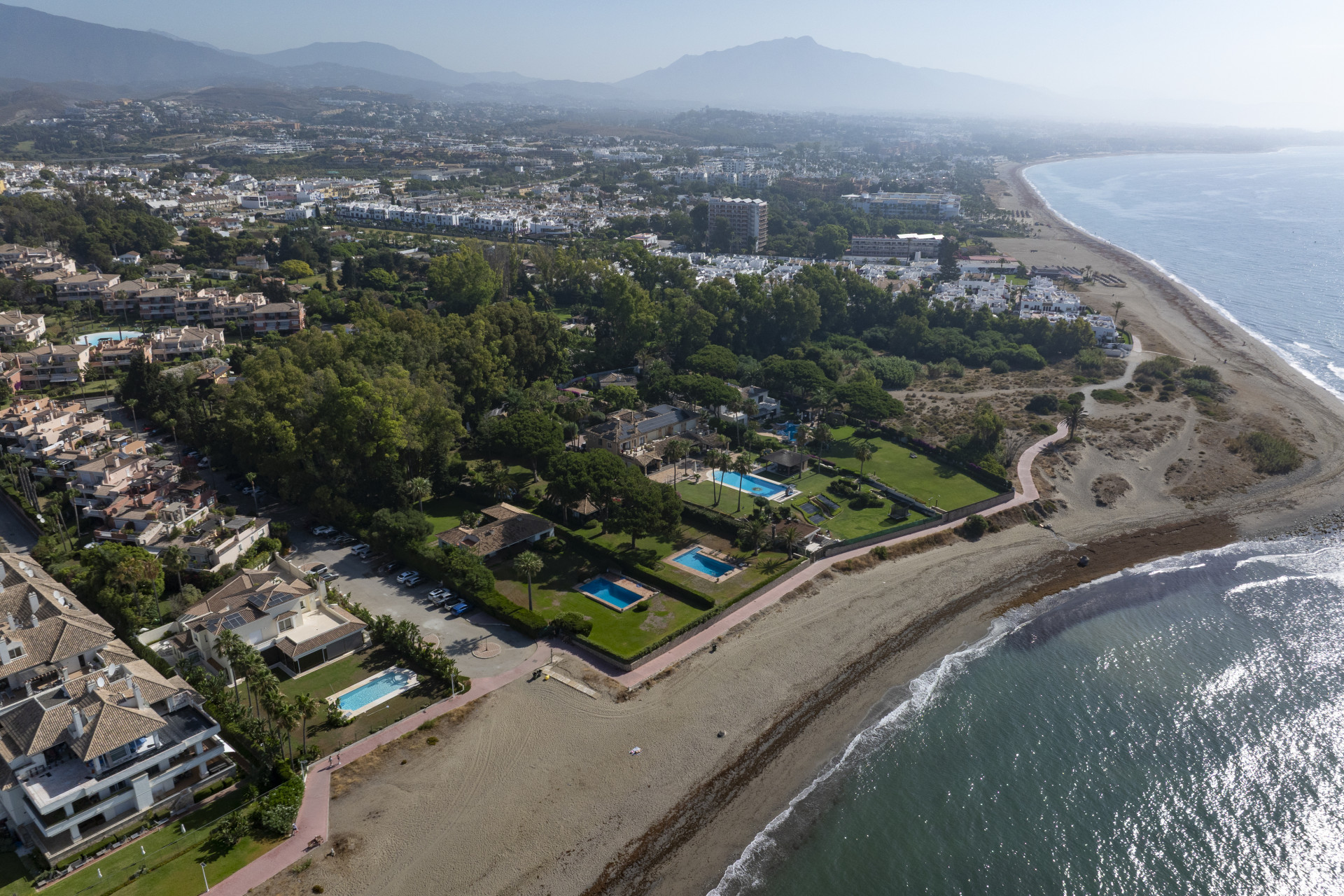 Estepona villa 5 Bedrooms