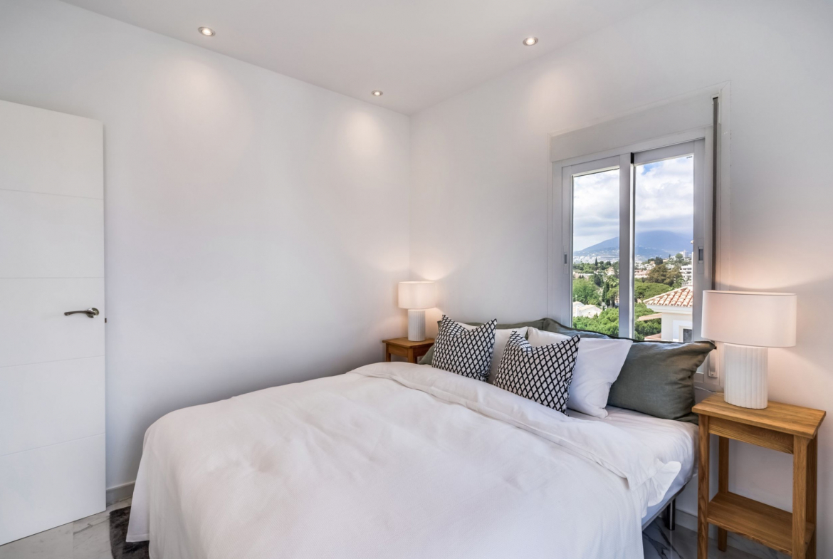 Puerto Banus Marbella penthouse 3 Bedrooms