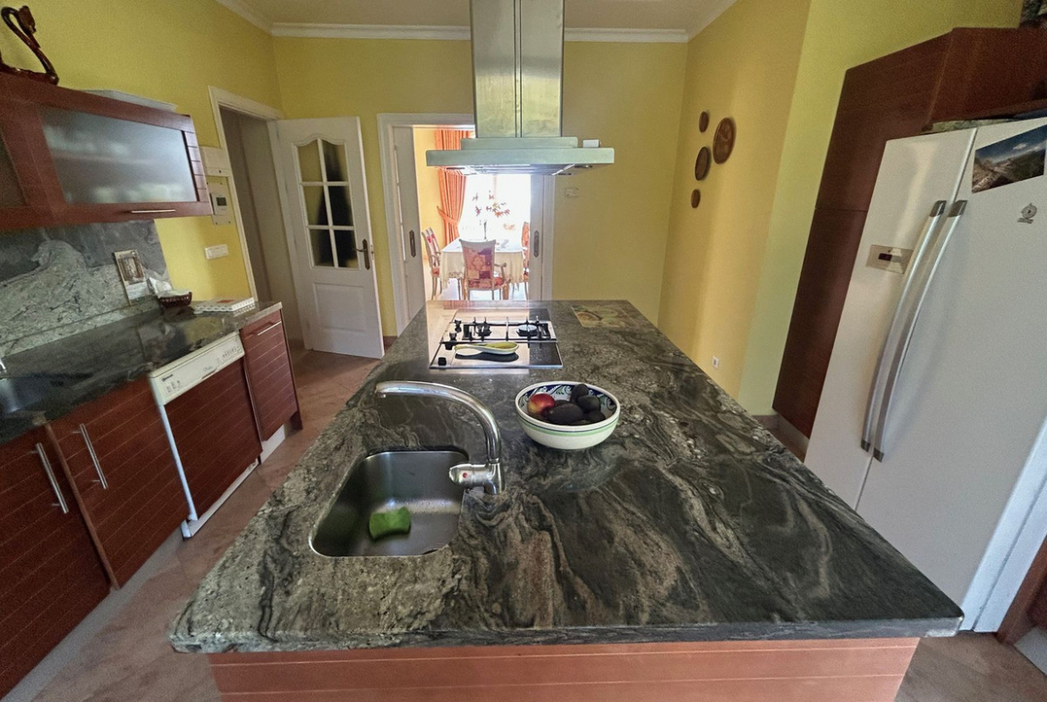 Estepona villa 7 Bedrooms