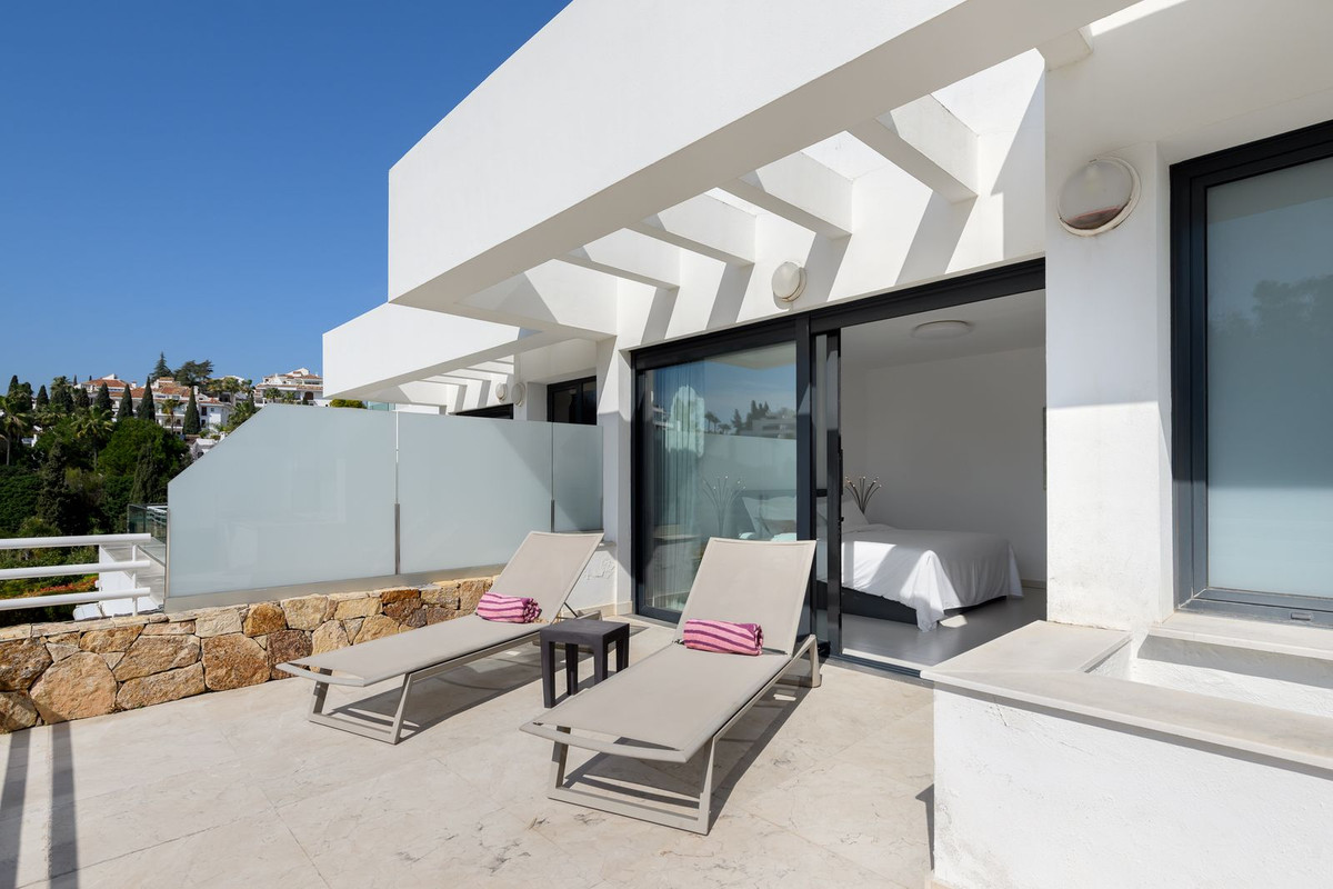 luxo-estate-18 Marbella Golden Mile Marbella townhouse 3 Bedrooms