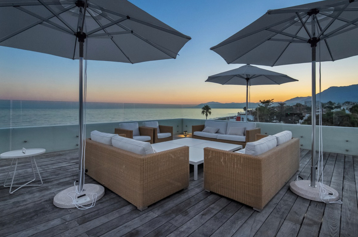 Costabella Marbella villa 6 Bedrooms