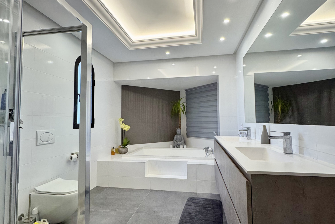 Nueva Andalucia Marbella villa 9 Bedrooms