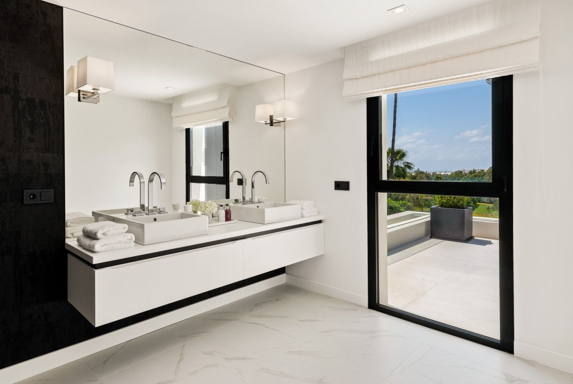 Nueva Andalucia Marbella villa 7 Bedrooms