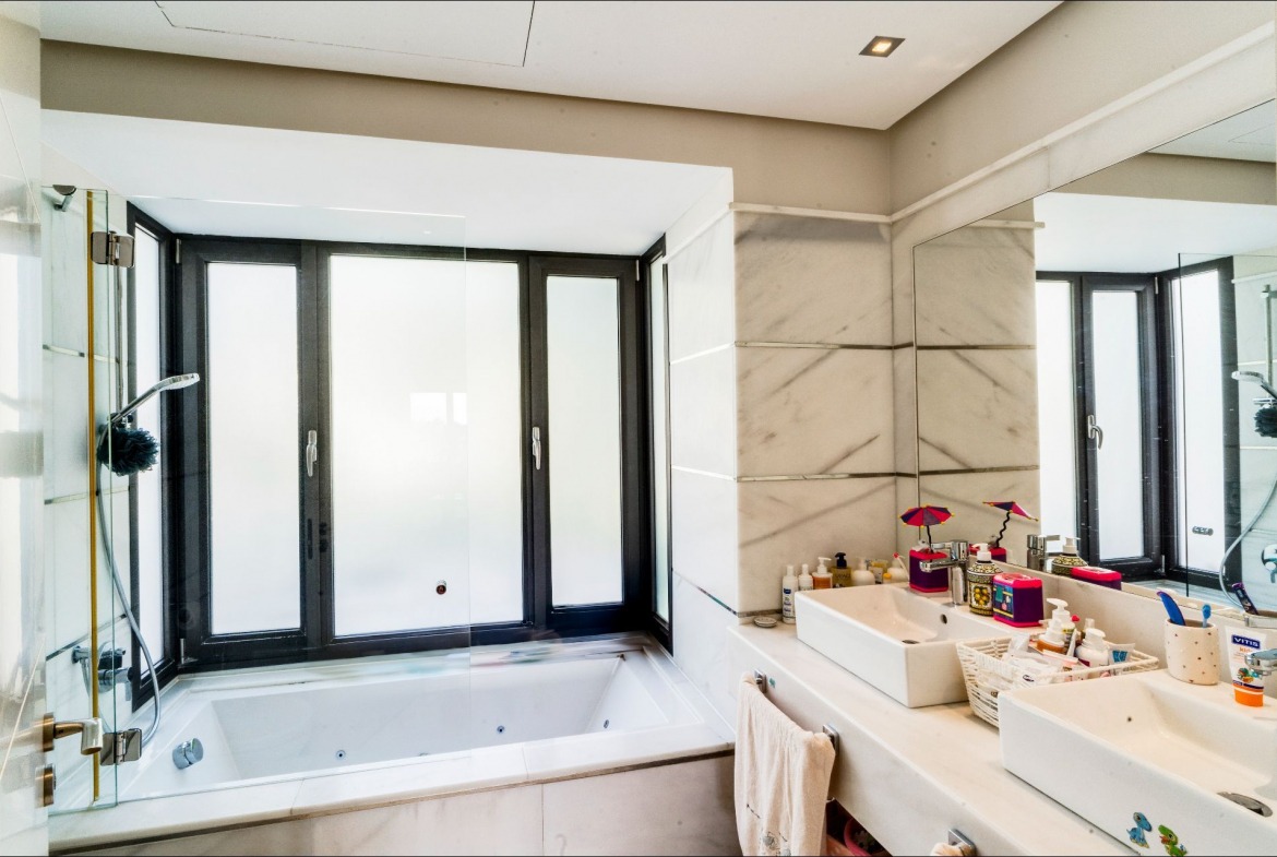 Marbella Golden Mile Marbella villa 5 Bedrooms