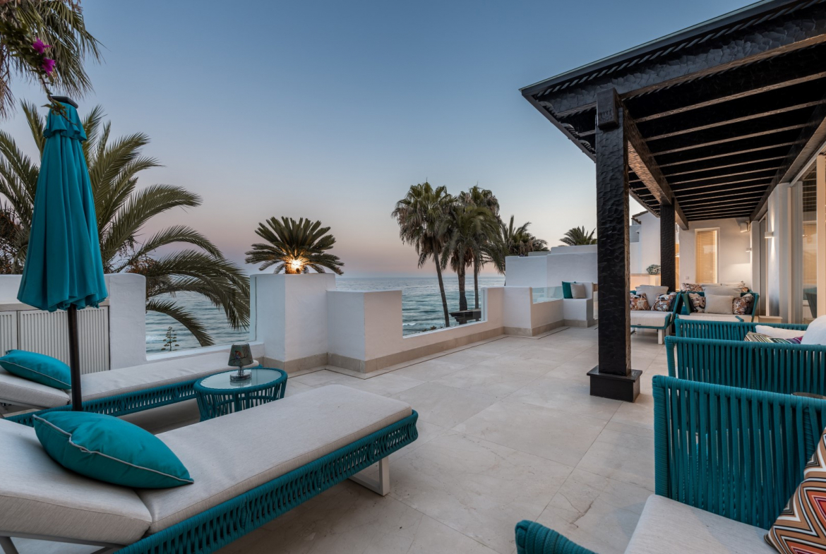 Beachfront Duplex Penthouse for Sale in Puente Romano