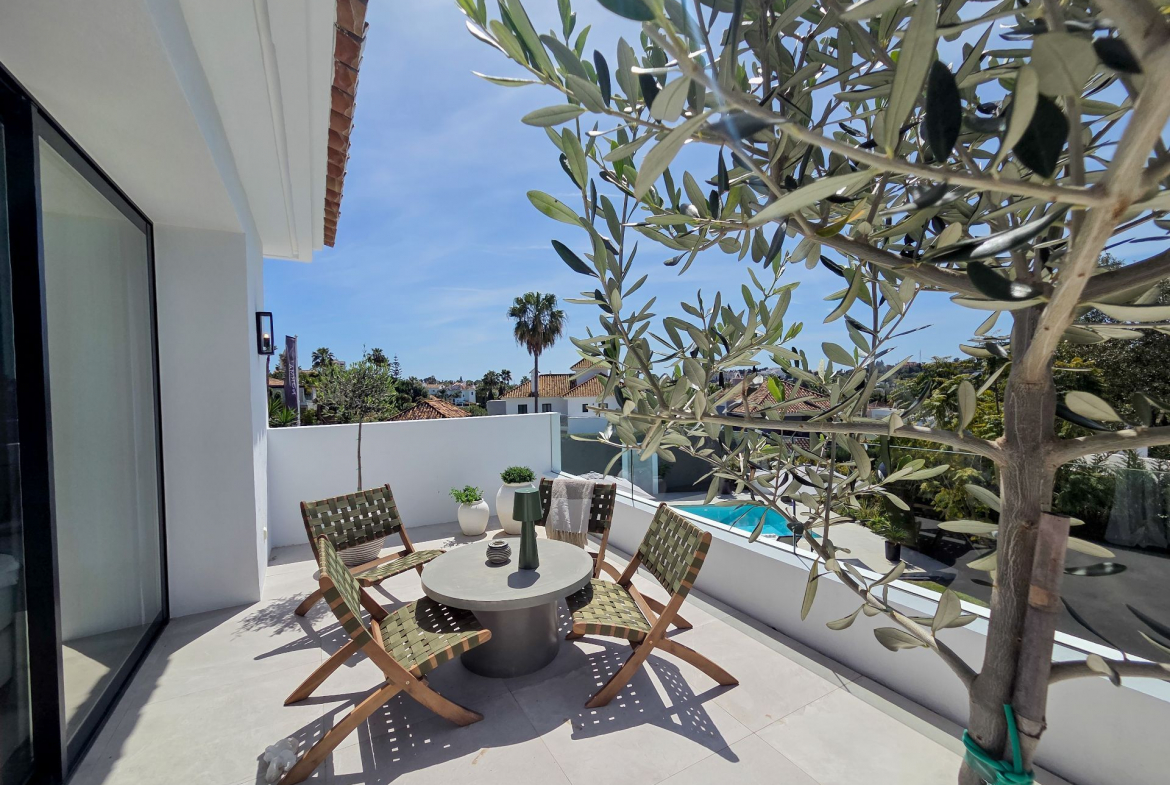 Nueva Andalucia Marbella villa 5 Bedrooms