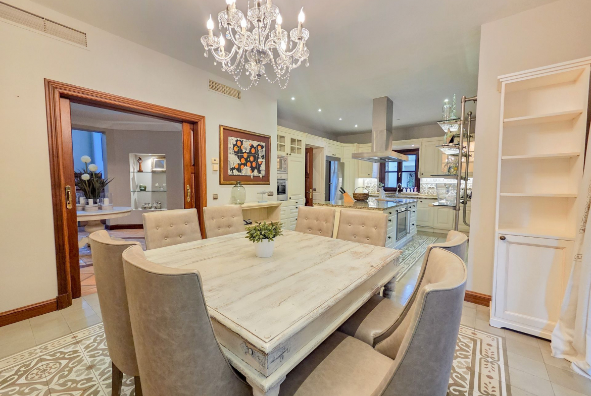 Marbella Golden Mile Marbella villa 5 Bedrooms