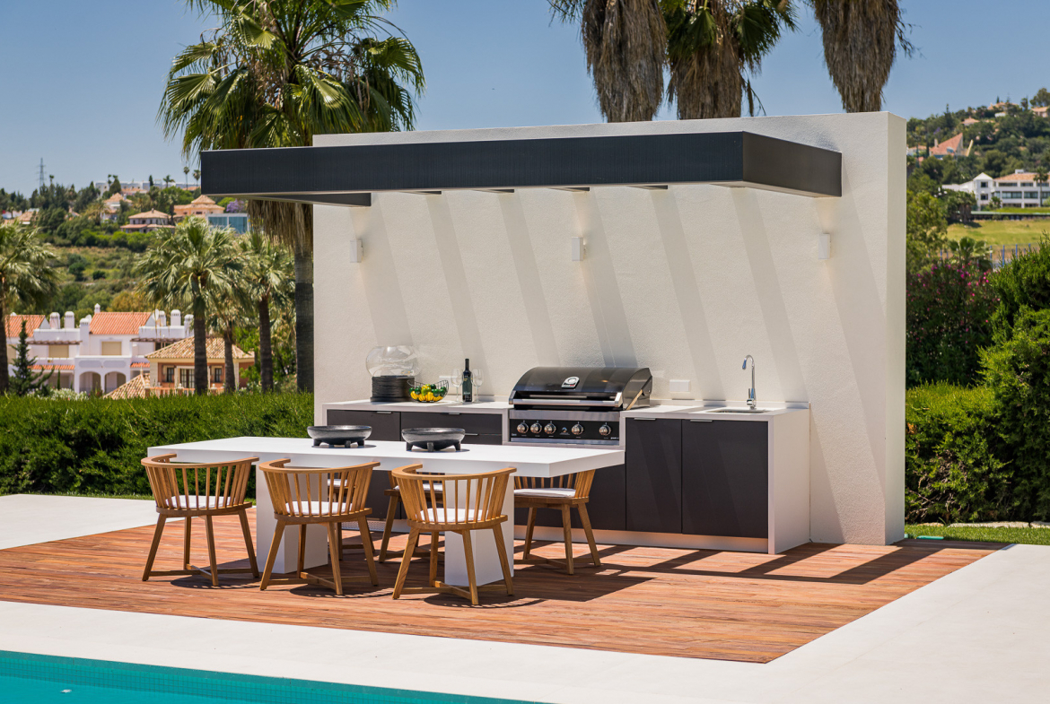 Nueva Andalucia Marbella villa 6 Bedrooms