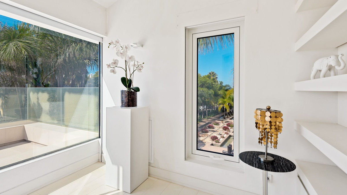 Marbella Golden Mile Marbella villa 4 Bedrooms