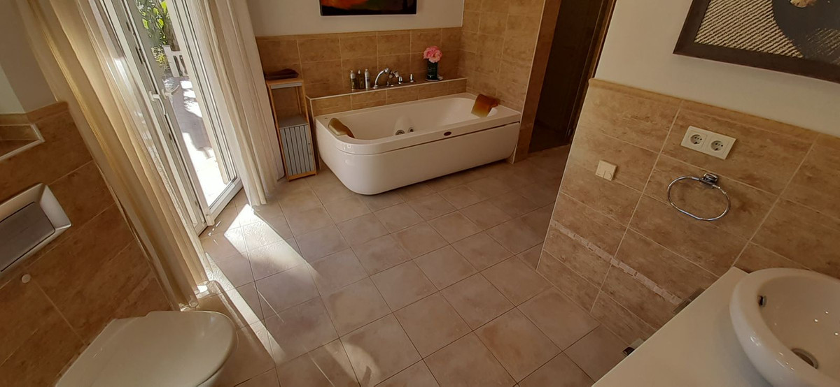 El Rosario Marbella villa 5 Bedrooms