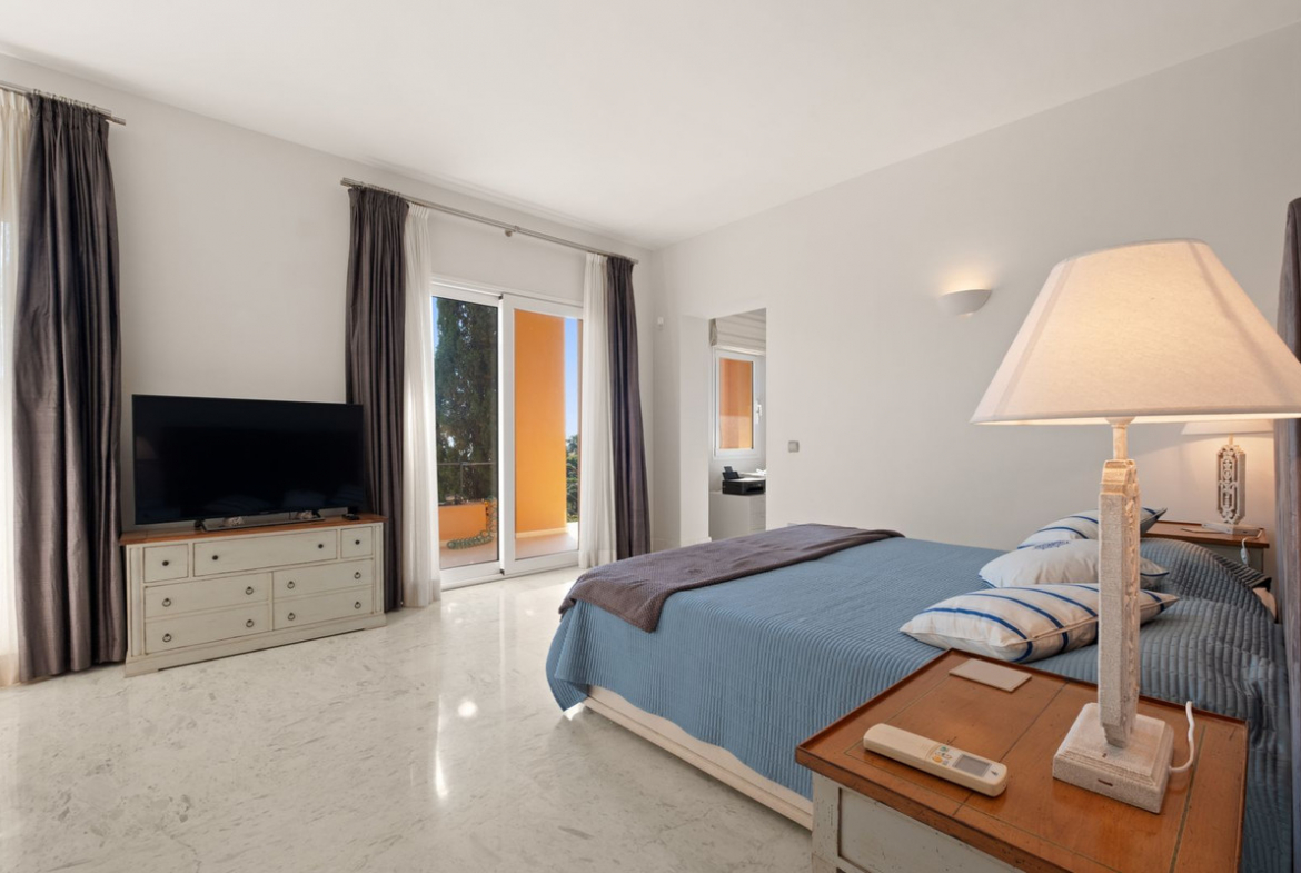 La Mairena Marbella villa 5 Bedrooms