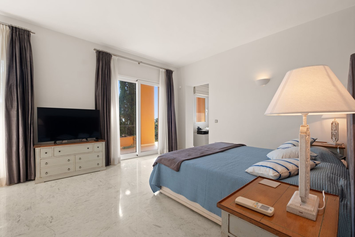 La Mairena Marbella villa 5 Bedrooms