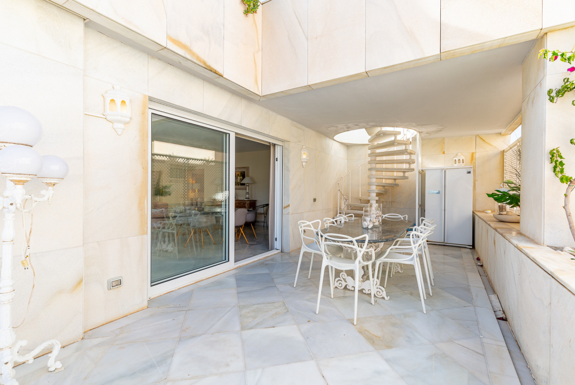 Puerto Banus Marbella penthouse 3 Bedrooms