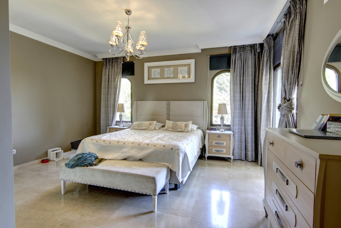 Benahavis Pueblo Benahavis villa 6 Bedrooms