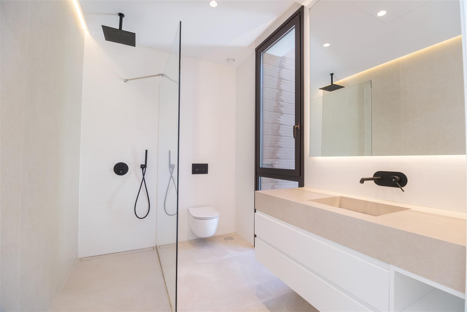 luxo-estate-18 Puerto Banus Marbella villa 4 Bedrooms