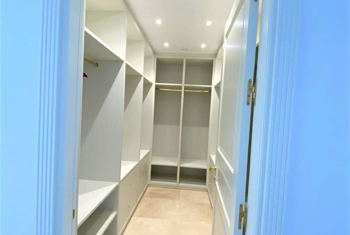 Estepona villa 6 Bedrooms